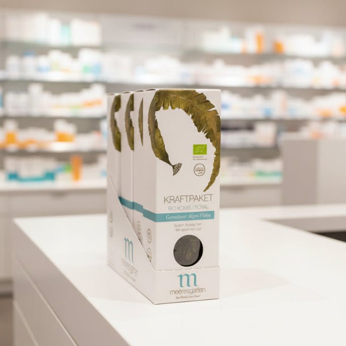 MEERESGARTEN "KRAFTPAKET" im Display (VPE 5 Stk.) - Bio Kombu - Royal - Algenflakes - BeautyVeda | Oceanwell Meeresgarten Bio Kombu - Royal - Algenflakes im Display Nahrungsmittel, PROFESSIONAL, Vegan