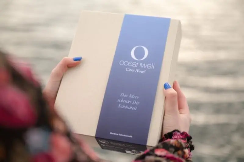 GESCHENKBOX aus Graspapier + Seegras-Füllung | Verkaufsförderung.